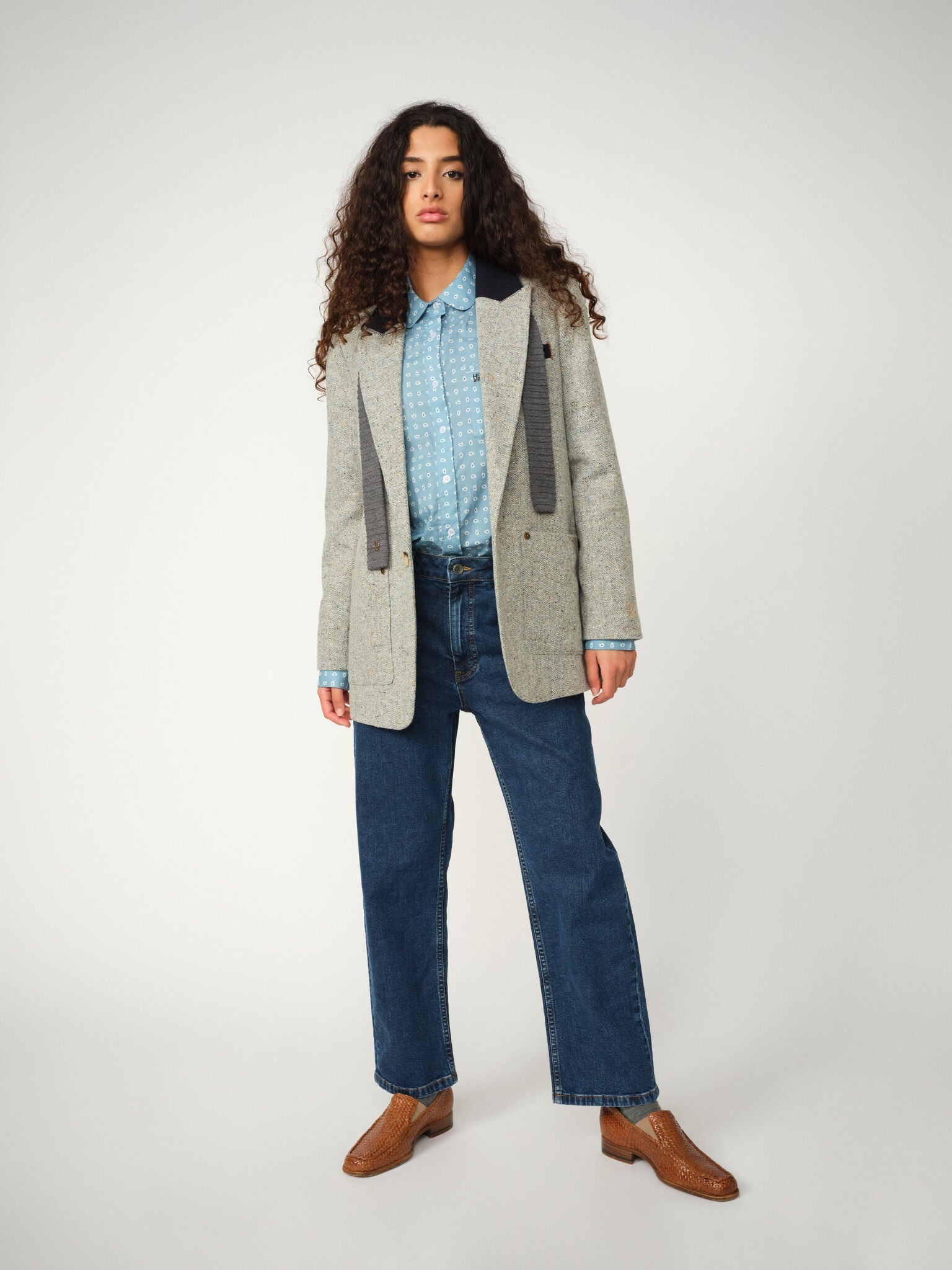 Modelshot / Mid Blue / Detail